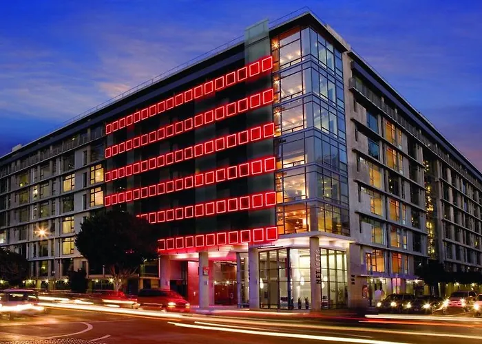 Met Lofts Suites Downtown La